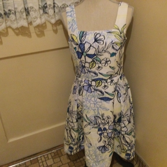 Danny & Nicole Dresses & Skirts - Great Summer Floral Dress by Danny and Nicole